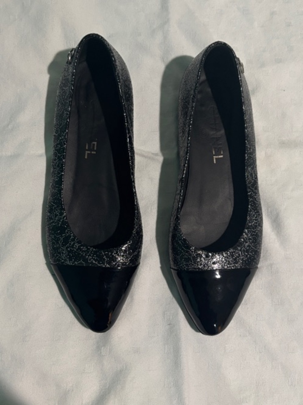 Chanel’s Interlocking CC Logo Pointed Toe Ballet Flats - Picture 2 of 16
